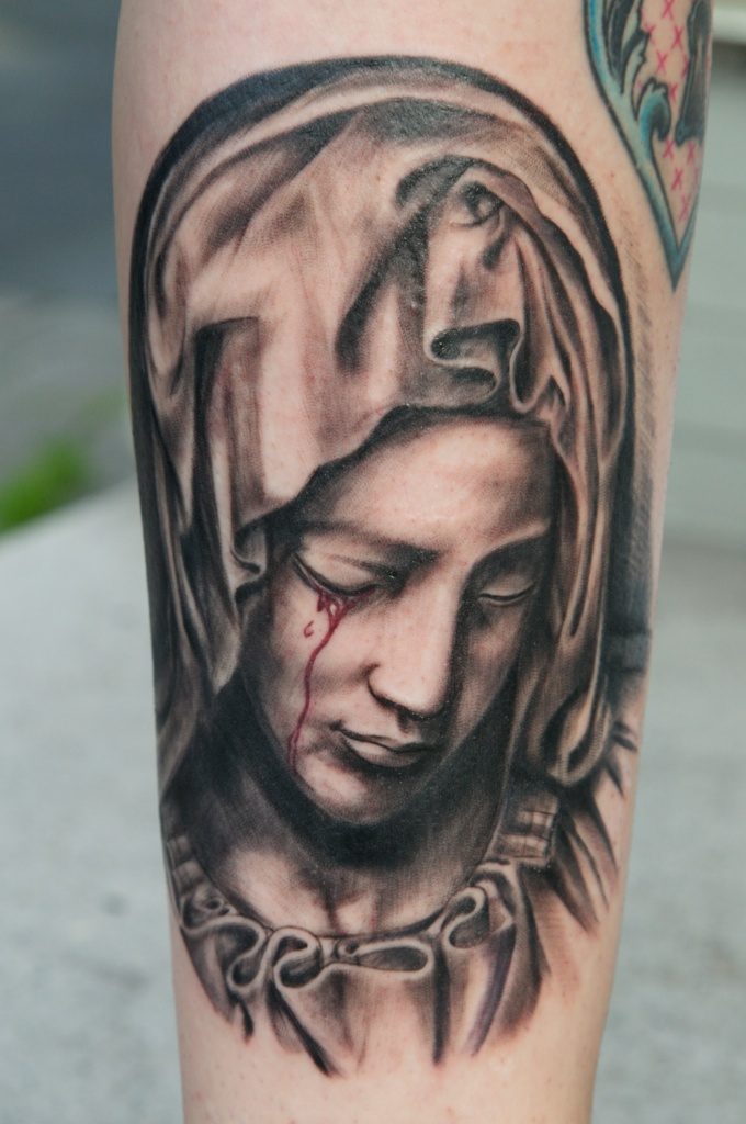 Virgin Mary done at Sundance Tattoo in Nashua, NH @seanmicheltattoo :  r/traditionaltattoos