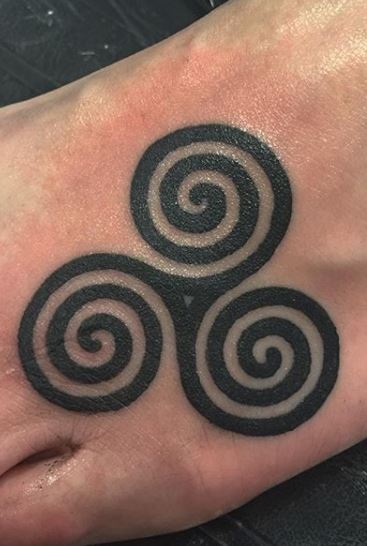 Celtic Spiral Knot Tattoo 01