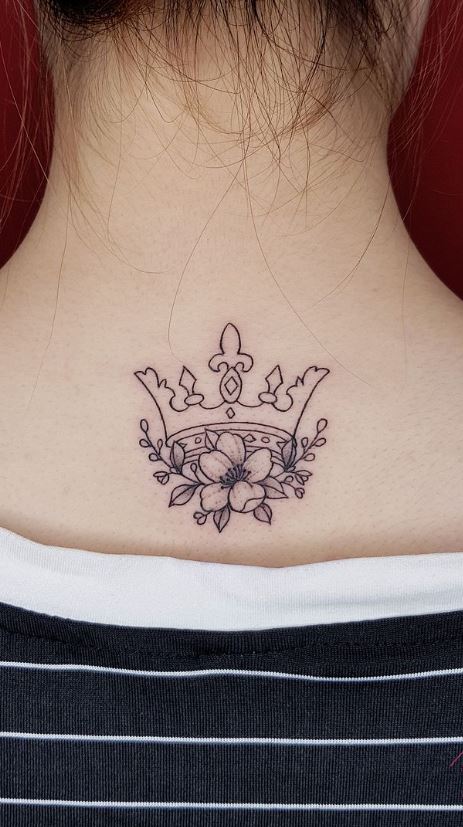 Top more than 75 king and queen crown tattoos  thtantai2